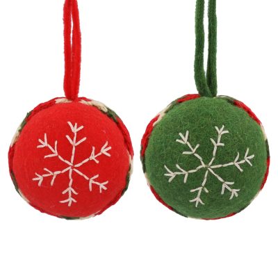 Gisela Graham Felt Bauble 10cm - Red/Green Ball with White Snowflake, 2as