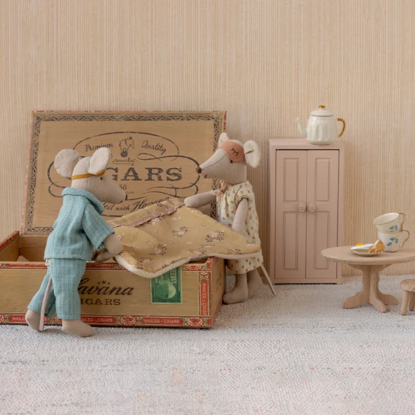 Maileg Mum & Dad mice in cigarbox