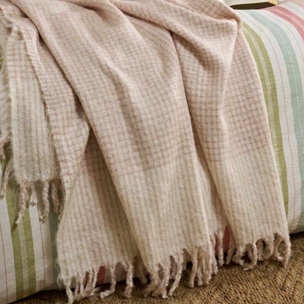 Laura Ashley Lyngate Throw Plaster Pink 130x170cm cameo