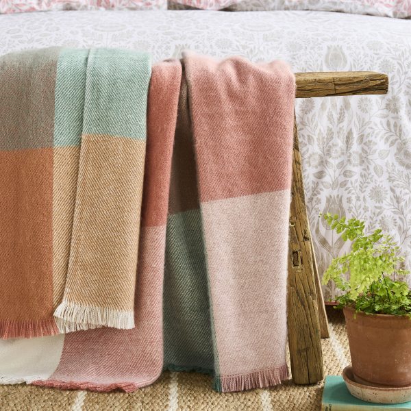 Laura Ashley Zoey Check Throw Green Pink 130x170cm cameo
