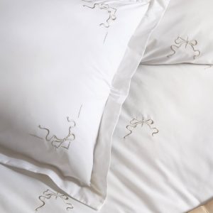 Heritage Royal Palaces Bow Embroidery White Natural Bedding Set emb. detail