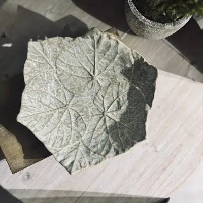 Gisela Graham Porcelain Dish 22.8cm - Green Speckle Cordate Leaf