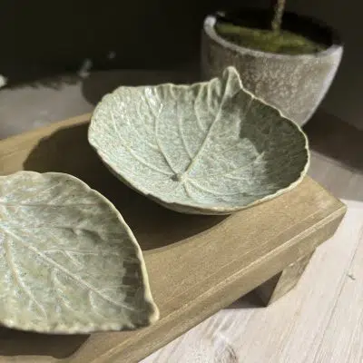 Gisela Graham Porcelain Trinket Dish 13cm - Green Speckle Round Leaf
