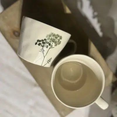 Gisela Graham Stoneware Mug 10cm - Spring Hedgerow