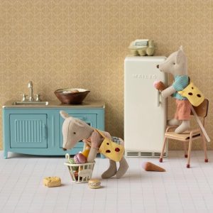 Alternative view of Maileg Clothes and cheese bag, Little sister mouse